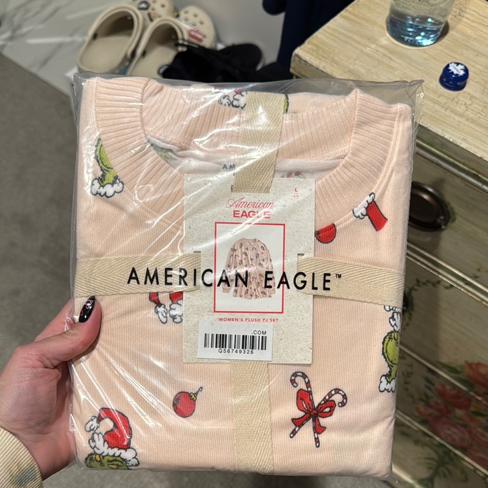 American eagle shorts grinch pajamas